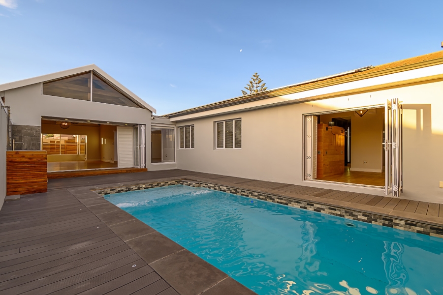 5 Bedroom Property for Sale in Southfield Western Cape